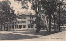 Load image into Gallery viewer, Red Lion Inn, Stockbridge, Massachusetts, early postcard, unused
